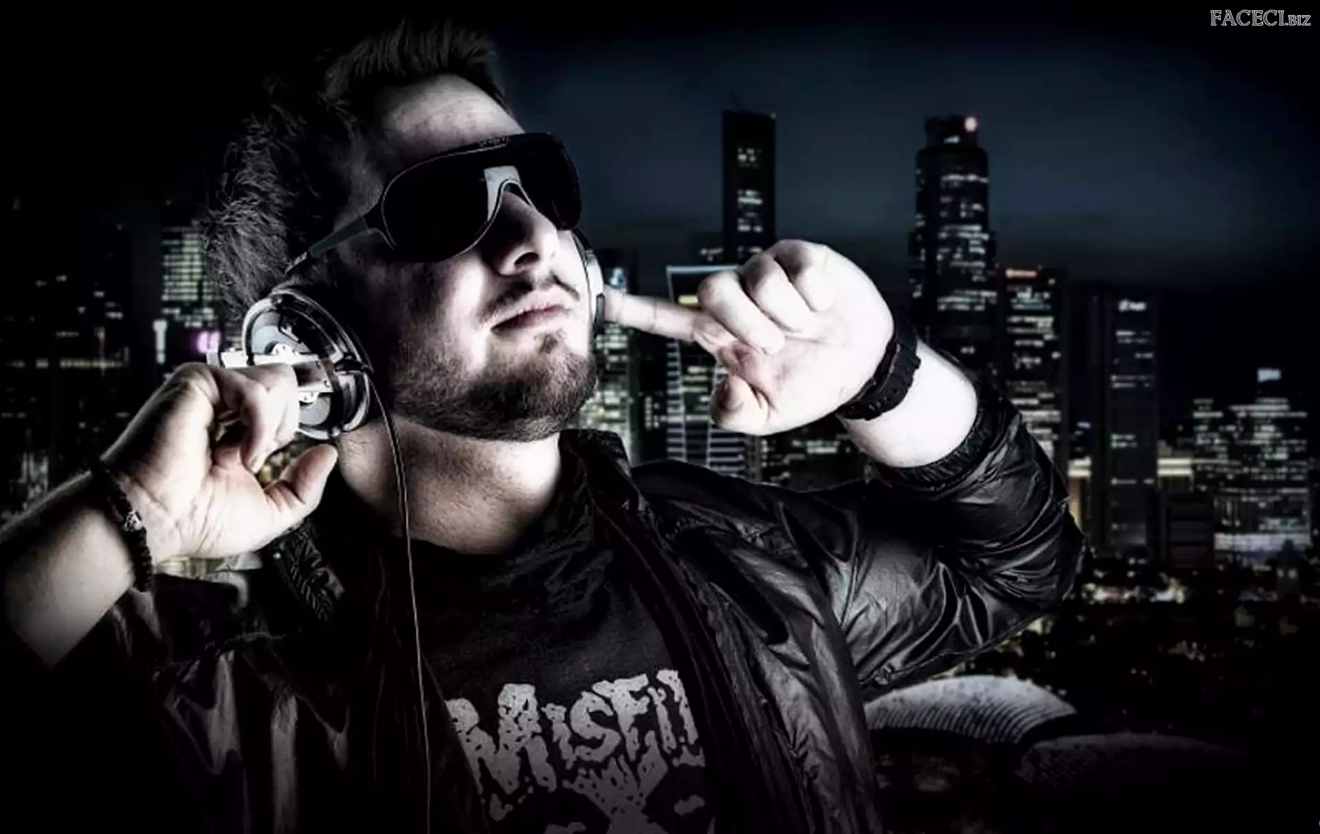 Miasto, Mężczyzna, Słuchawki